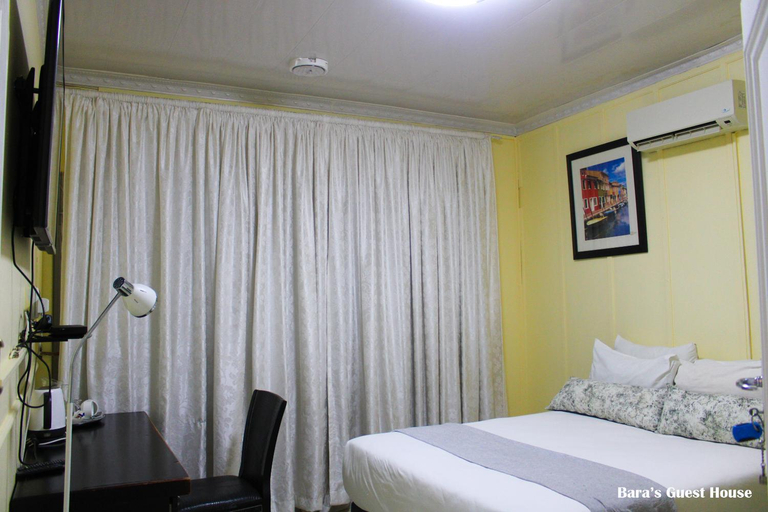 Bedroom 2, Bara Guesthouse, Lejweleputswa