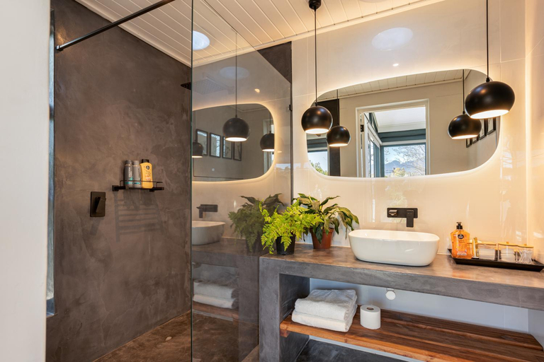 Bathroom 2, In-a-Tree, Cape Winelands