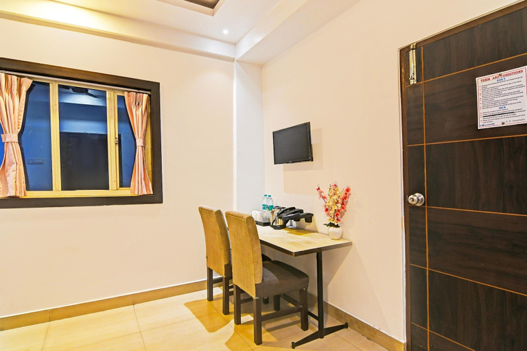 Room 4, Deluxehotel O Baguiati Formerly GR, North 24 Parganas