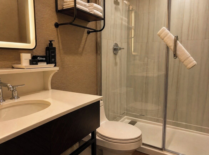Bathroom 4, Chateau Grande Hotel, Middlesex