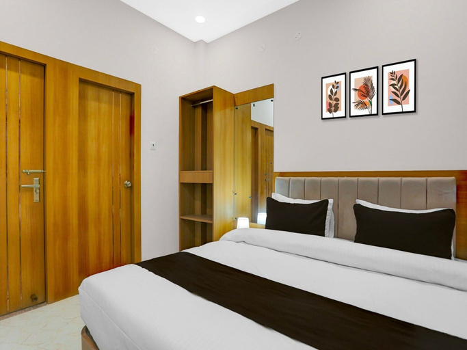 Room 4, Deluxe Hotel O Dashashwamedh Ghat, Varanasi