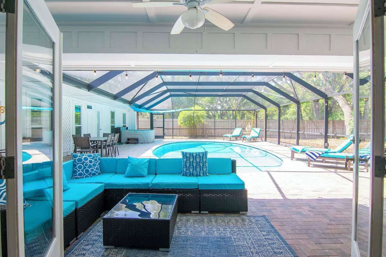 Room 4, Estate Home Pool Oasis Near Gulf Beaches, Pinellas