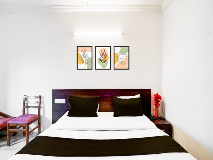 Room 2, Deluxe With Balcony Maninagar Park Land, Ahmadabad