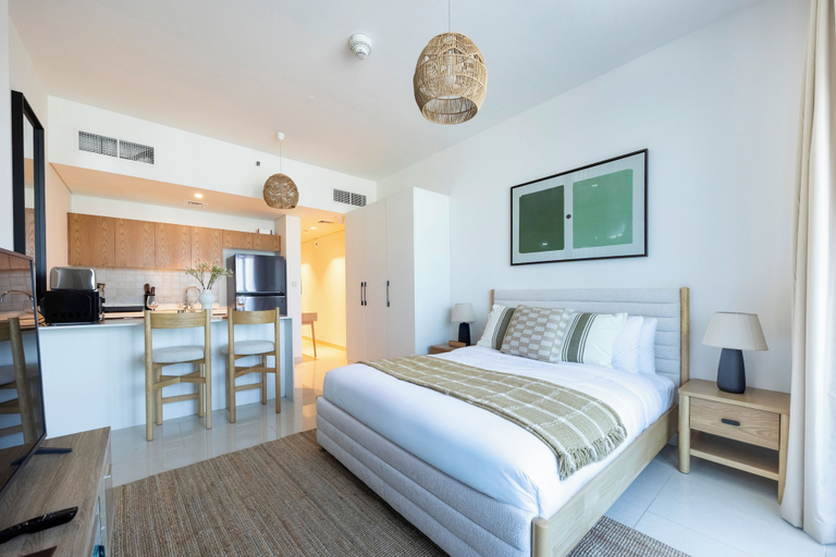 Room 5, Bloomfields Studio in Julphar Residence, Abu Dhabi City