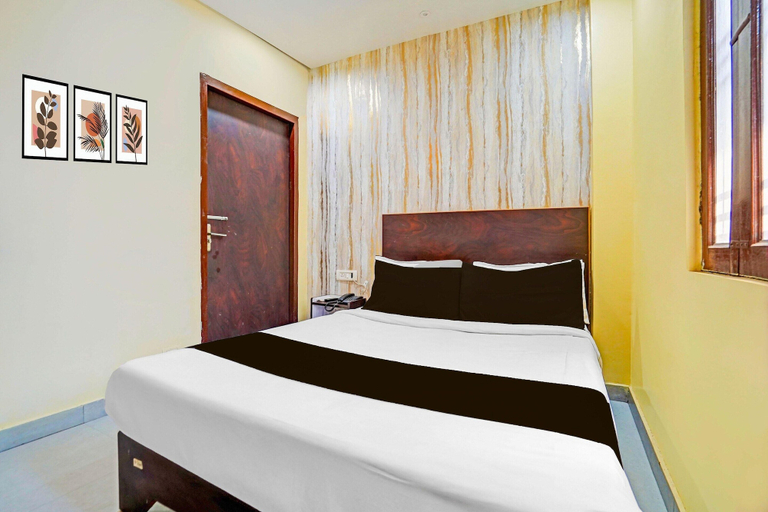 Room 3, Classic Prayagraj Bus Stop Sonica Gold, Kaushambi