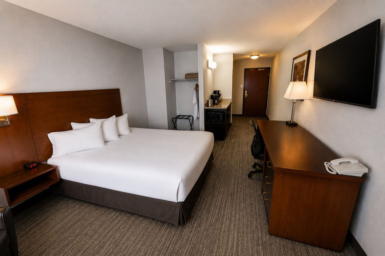 Bedroom 3, Service Plus Inn and Suites - Grande Prairie, Division No. 19