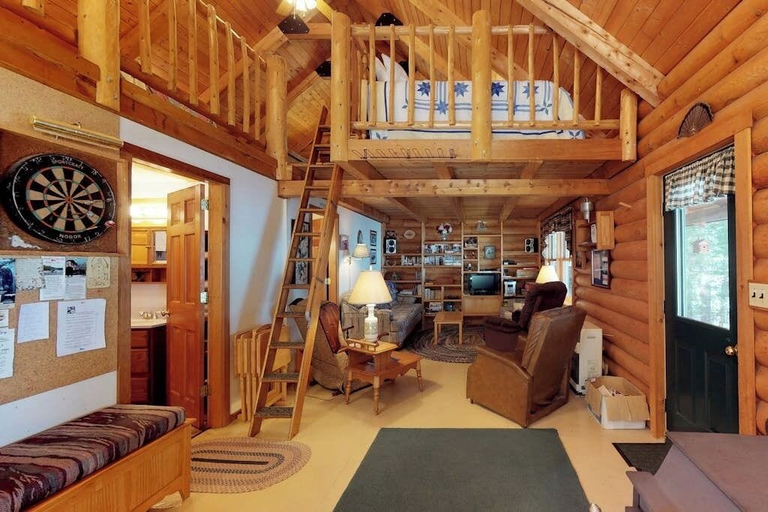 Living area 2, Dog-friendly Lakefront Log Cabin With Peaceful Atmosphere, Dock & Boat Launch, Somerset