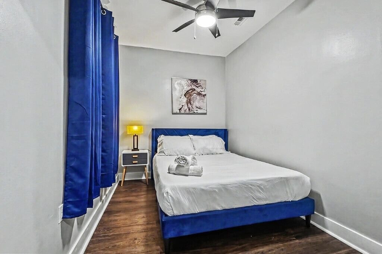 Room 3, Apartmint at Bainbridge St Philadelphia, Philadelphia