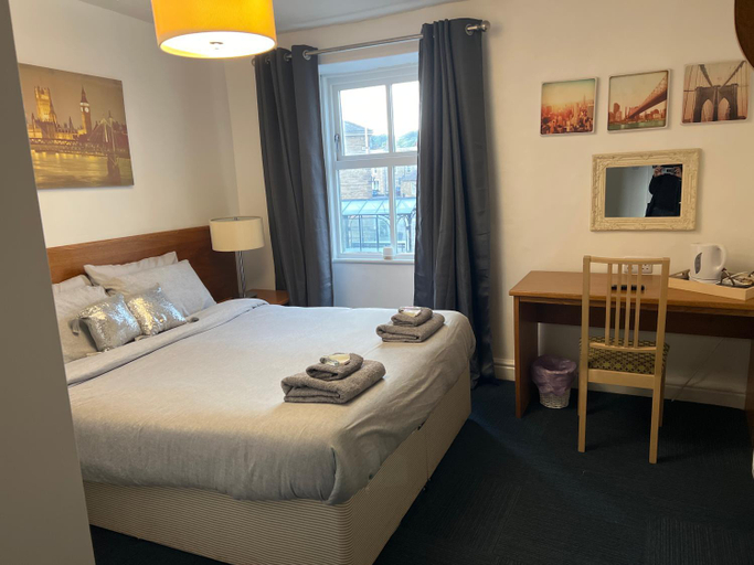 Bedroom 4, The Black Bull, Durham