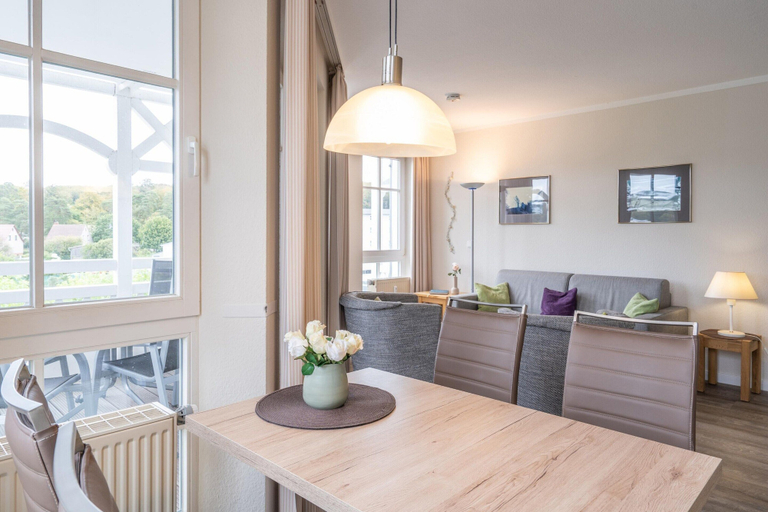 Living room 2, Ansprechende Ferienwohnung mit Balkon und Badewanne in Sellin, Vorpommern-Rügen