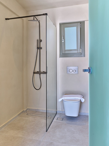 Bathroom 2, Kali Naousa, South Aegean