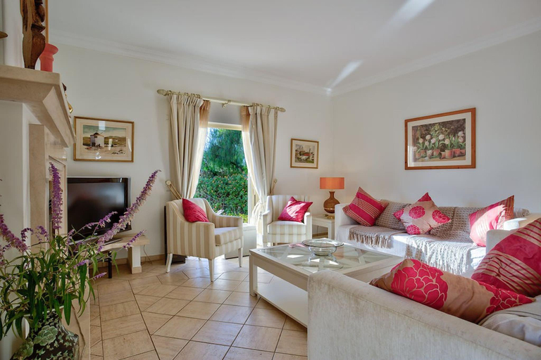 5, Casa Marta · Three bedroom villa with sea views!, Lagoa