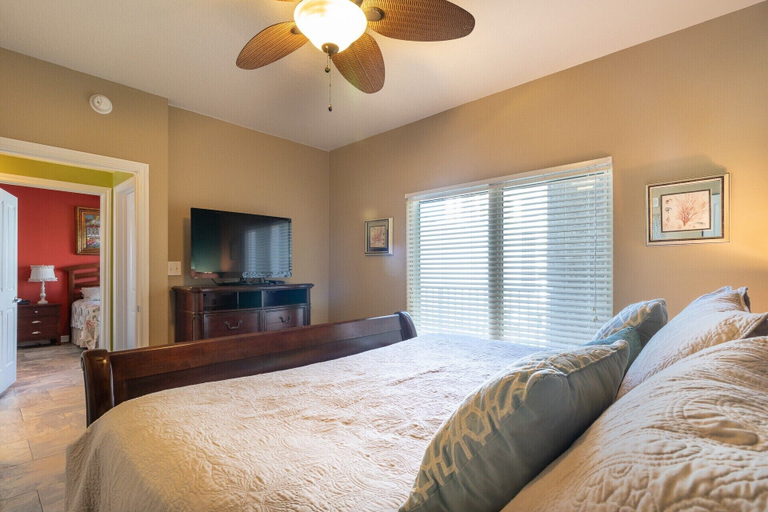 Room 3, AEA - 9900 S Thomas Dr Panama Beach, Bay