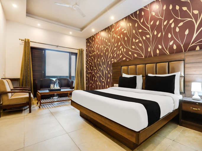 Room 5, Super Collection O Mall Road, Dehradun