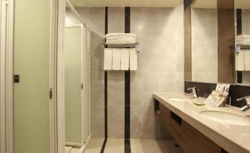 Bathroom 5, Lihpao Resort - Fullon Hotel, Taichung