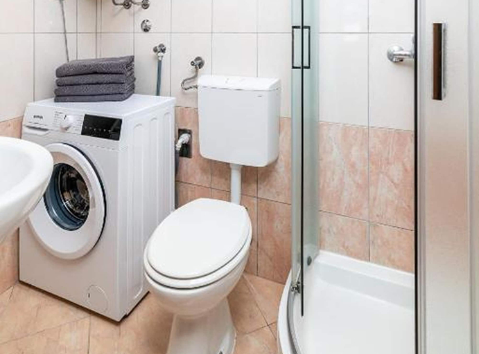 Bathroom 3, Apartments Babić, Ližnjan
