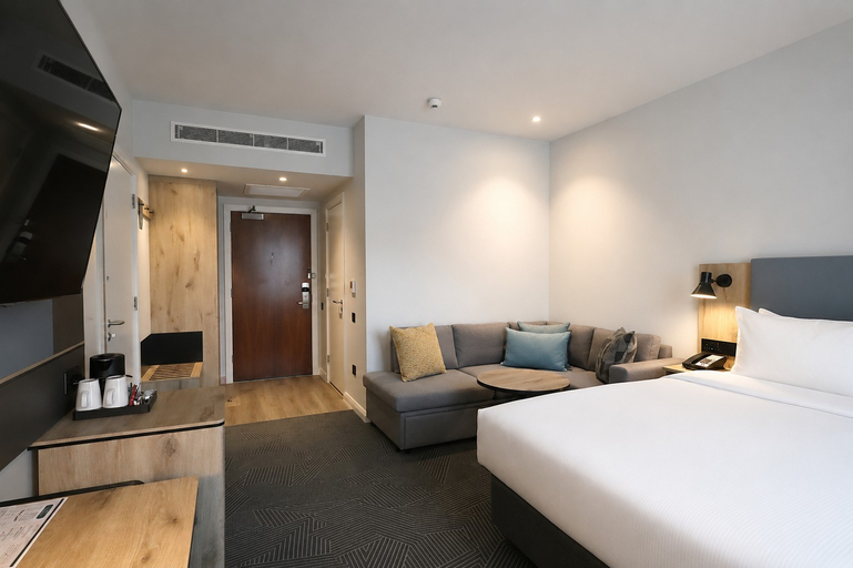 Bedroom 3, Holiday Inn London Luton North, Luton