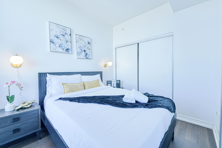 Room 5, Copperfield Suites, Toronto