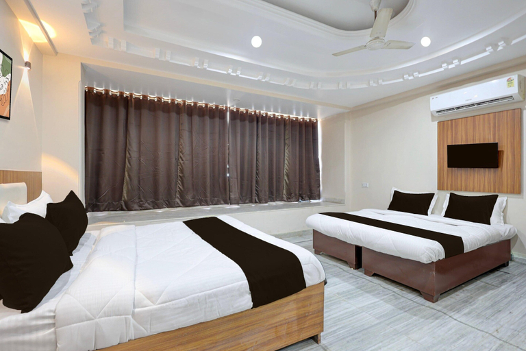 Room 2, OYO 29398 Hotel Pax Inn, Udaipur