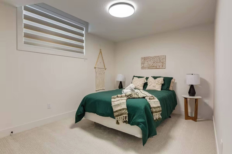 Room 3, Pavilion Lakefront Luxe 3 Bdrm Near Lake!, Division No. 6