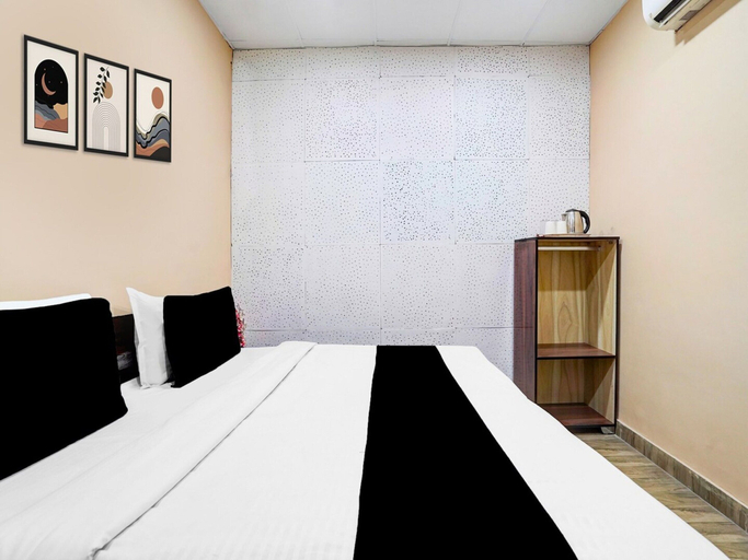 Room 4, Deluxe Hotel R1 Inn, Jalandhar