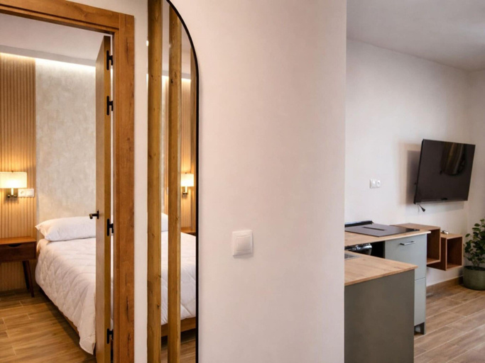 Room 3, Chic Madrid Stay With Terrace, Madrid