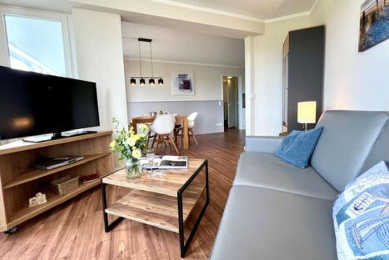 Living room 5, Ferienwohnung mit Aufzug und Balkon auf Rugen, Vorpommern-Rügen