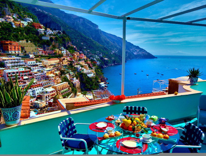5, Villa terrazza e la luna, Salerno