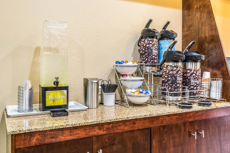Food & Drinks 5, Comfort Suites Channelview - Houston East, Houston