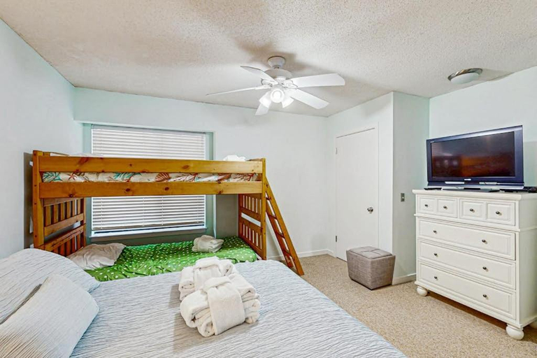 Bedroom 2, Springwood Villas 51, Beaufort