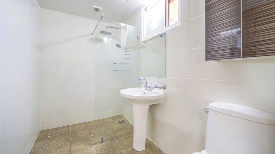 Bathroom 3, Gyeongju Wadamjung Hanok Pension, Gyeongju