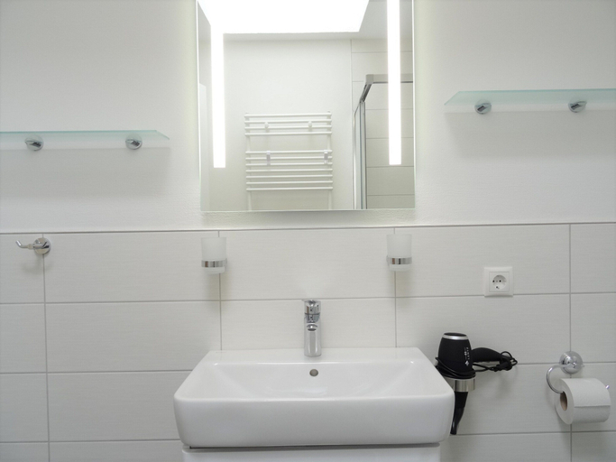 Bathroom 4, Komfortable Ferienwohnung auf Rugen, Vorpommern-Rügen