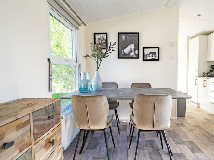 Dining 4, Holiday Home in Linden With Terrace, Cuijk