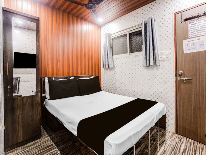 Room 3, Deluxe Hotel Garden Inn, Thane