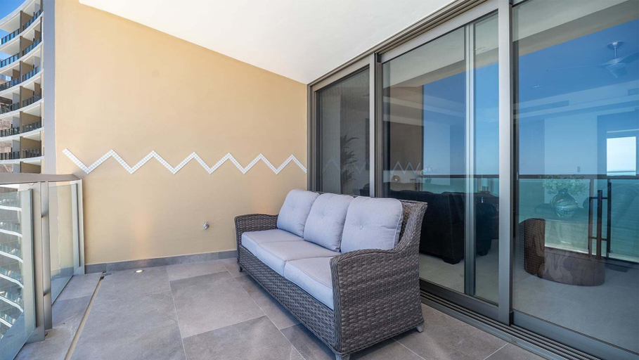 Terrace/patio, The Grand Horizon Élite - 4br/4ba Beachfront Condo, Puerto Peñasco