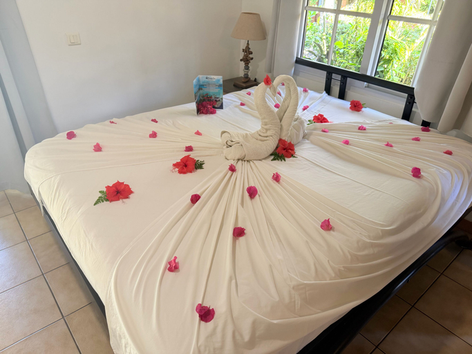 Room 4, Villa Ixora