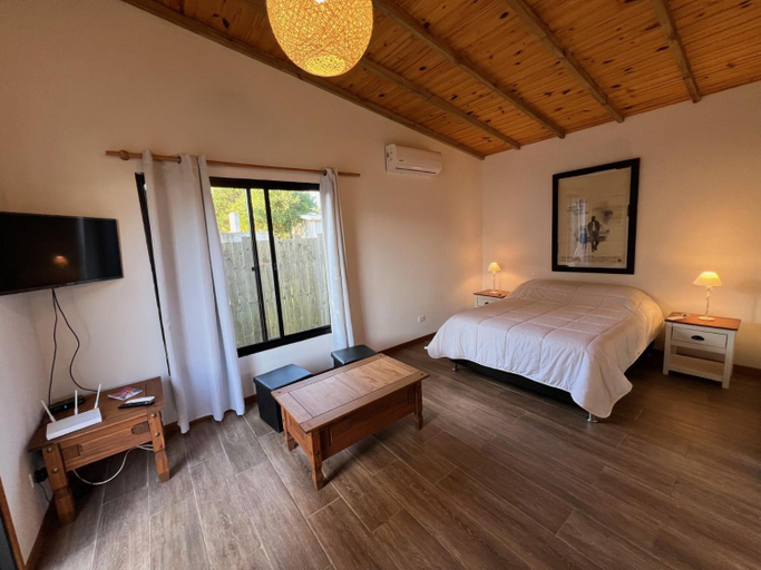 Bedroom 3, Los Bungalows, n.a523