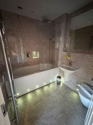 Bathroom 5, Hedley House Hotel Wellness and Spa, York
