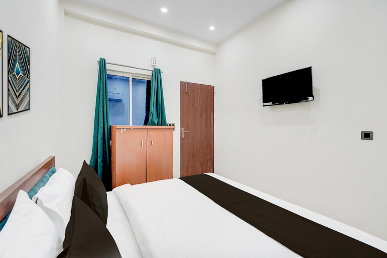 Room 4, Classic With Balcony Shri Hari Palace Guest, Mathura