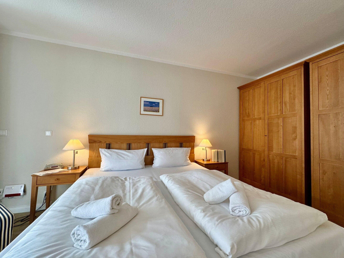 Room 3, Stilvoll Eingerichtete Ferienwohnung mit Grossem Balkon in Sellin, Vorpommern-Rügen