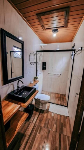 Bathroom 2, Chalés Manacá dos Canyons, Praia Grande