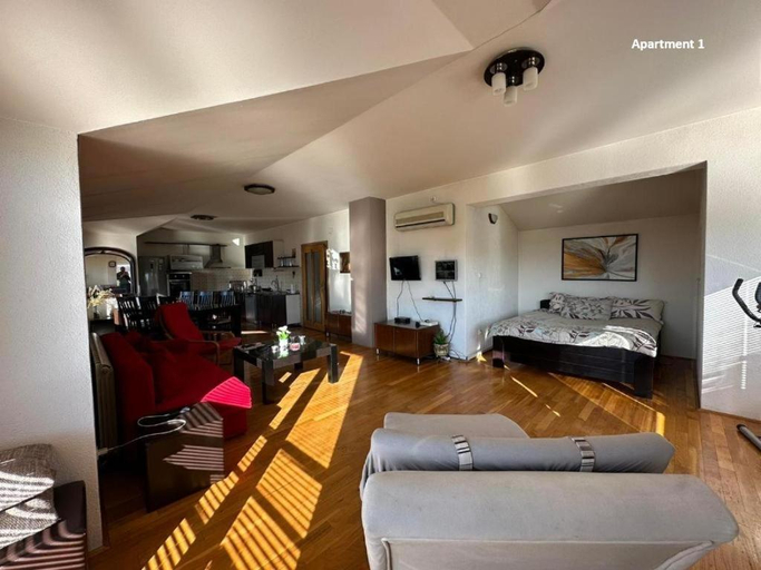 Others 4, Apartment Stefan Bozin