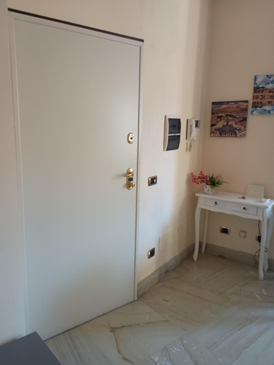 Others 4, Apartment Trevi Fountain & Spanish Steps, Roma