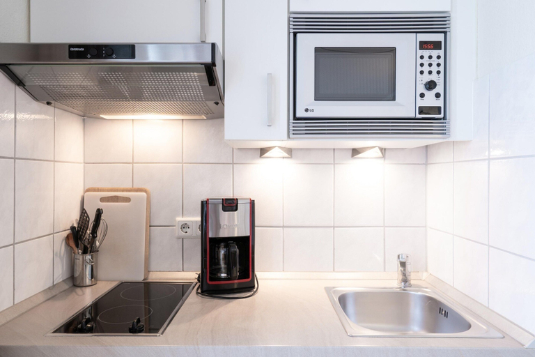 Private kitchen 2, Stylische Ferienwohnung fur Zwei mit Balkon im Seepark Sellin, Vorpommern-Rügen
