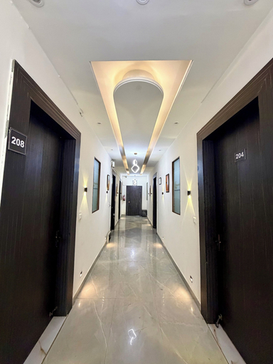 Others 1, Crescent Inn, Gautam Buddha Nagar