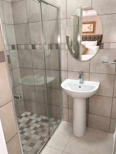 Bathroom, Die Stoep, Uthungulu