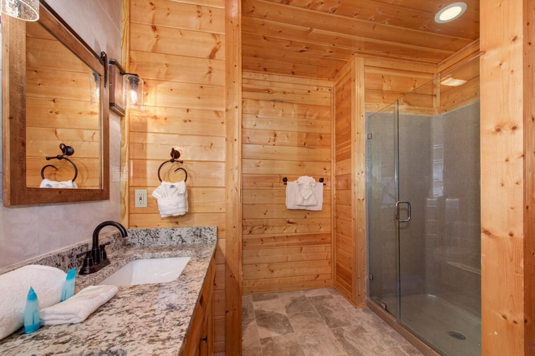 Bathroom 4, Edge Of Forever, Sevier