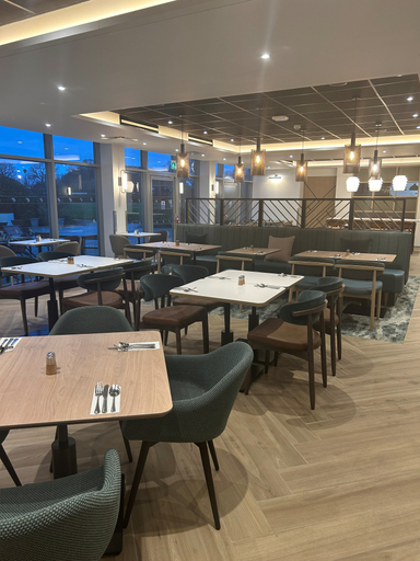 Food & Drinks 5, Holiday Inn London Luton North, Luton