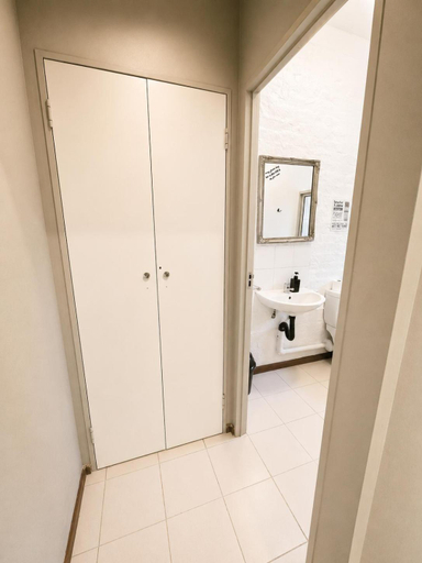 Bathroom 2, Zhantique Guest House 2- Unit 7, Ekurhuleni
