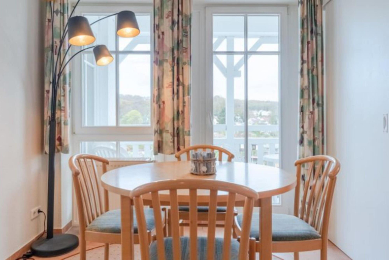 Dining 3, Ferienwohnung im 2.og mit Balkon in Sellin, Vorpommern-Rügen